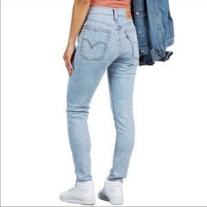 High Waisted, Light Wash Levi’s